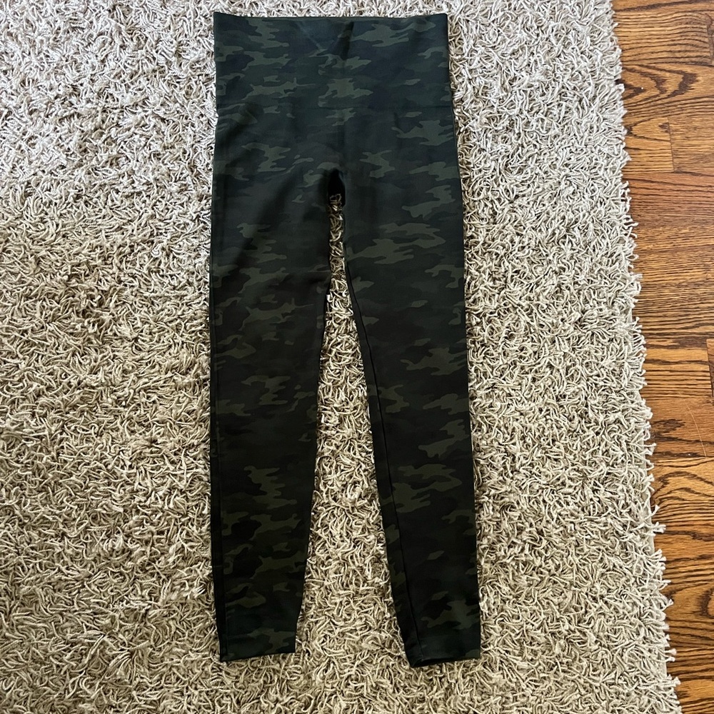 Spans Camo leggings - size medium